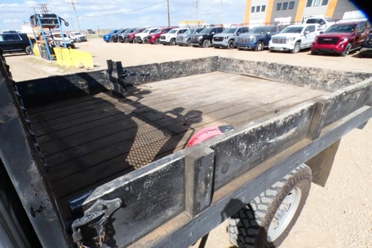 2021 Ford F-350 XL DECK TRUCK 4WD Crew Cab w/cloth seats, BUC - Photo #17