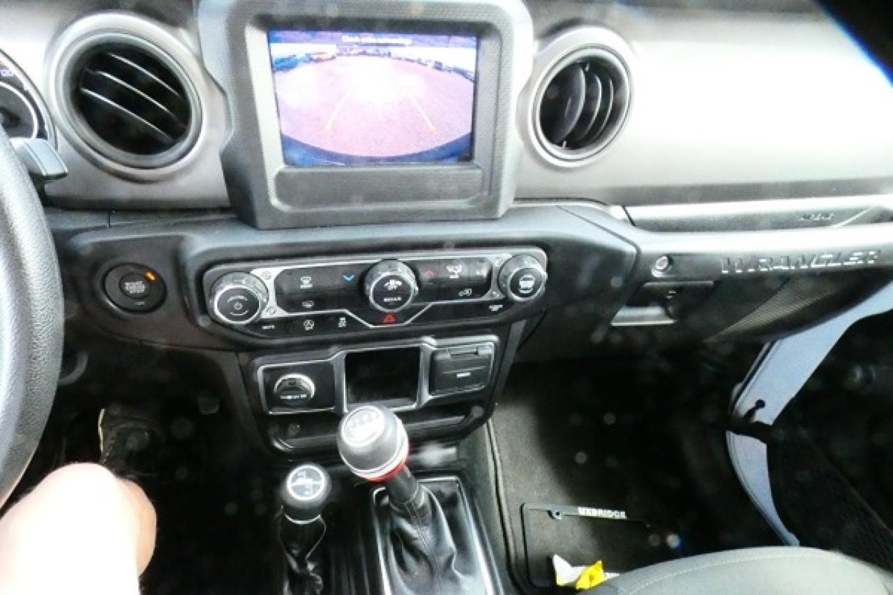 2022 Jeep Wrangler Willys Sport 4x4 6 spd manual w/cloth seats, BUC - Photo #13