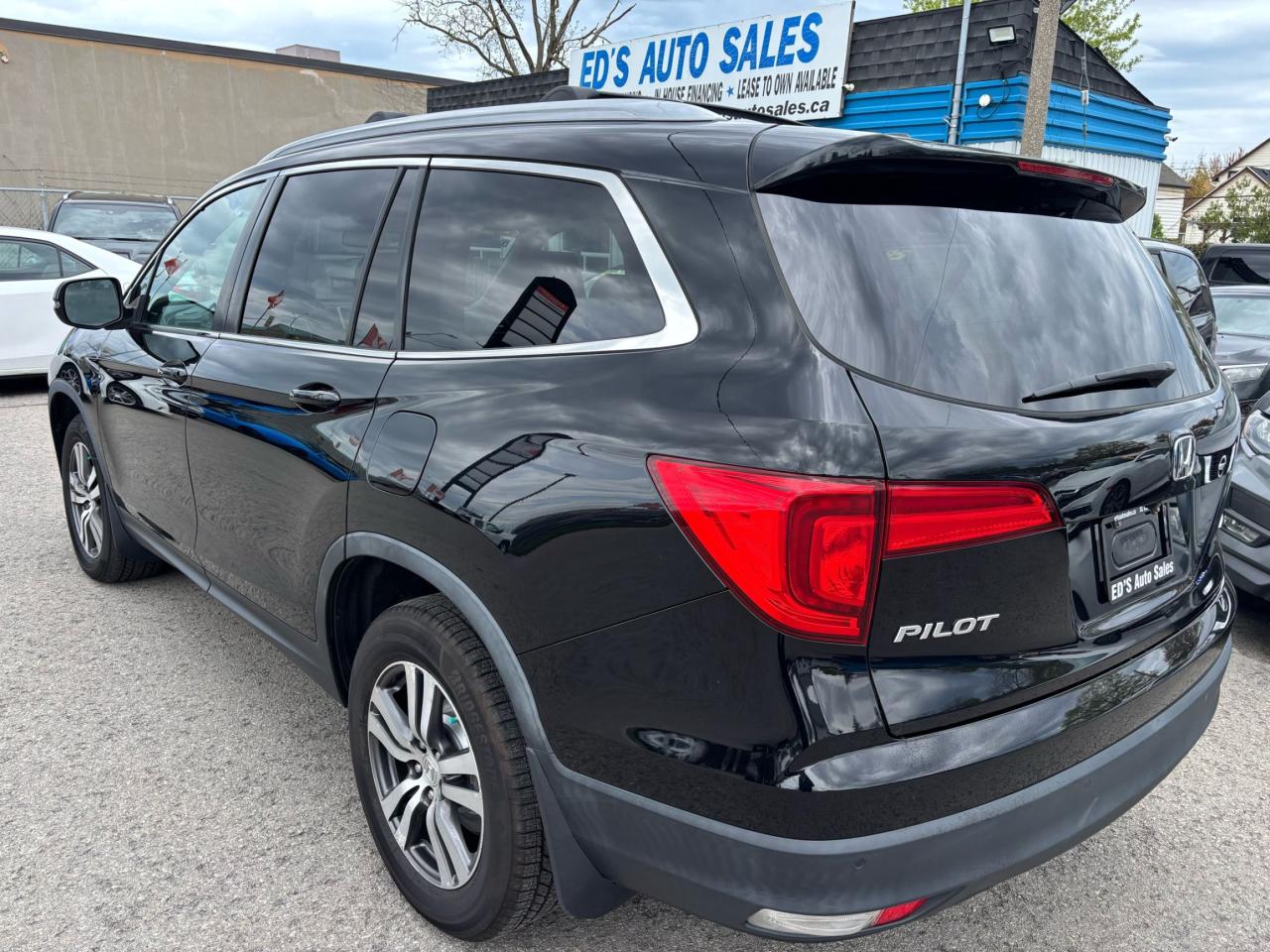 2018 Honda Pilot EX-L, Rear Entertainment, Leather, Sunroof, 8 Pass