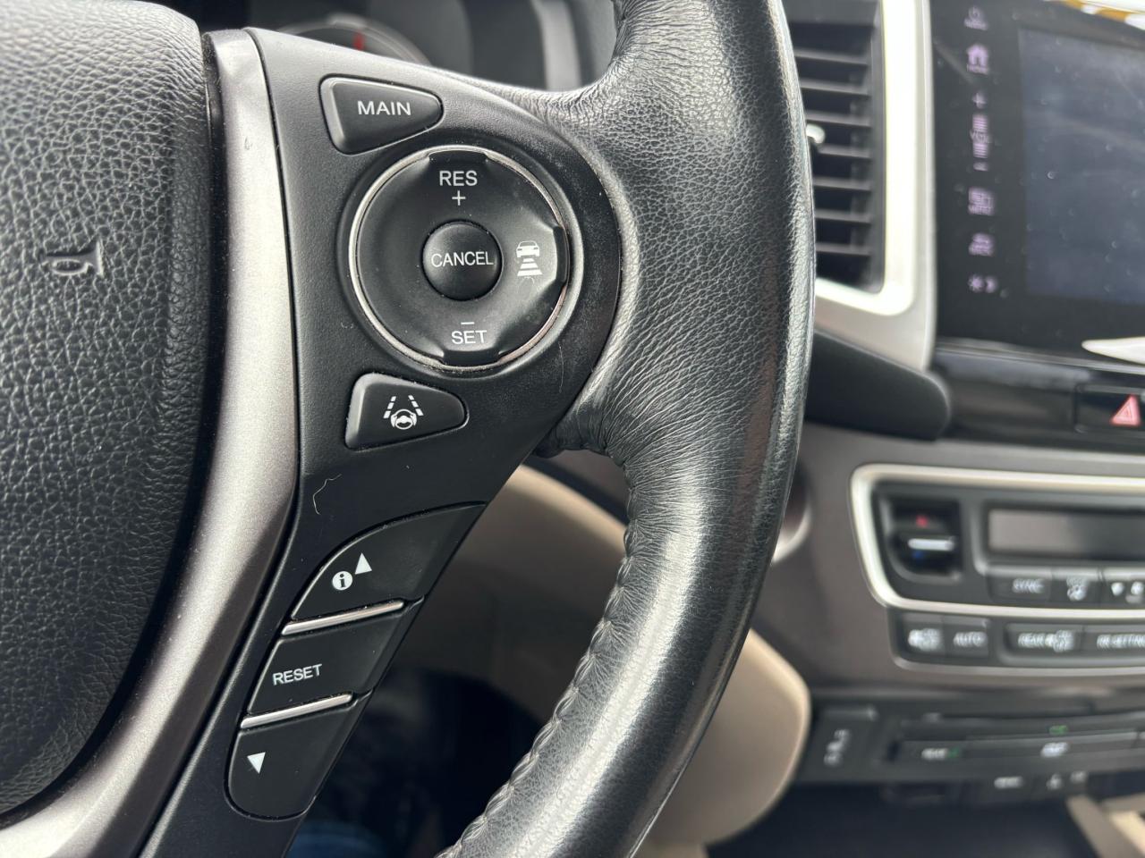 2018 Honda Pilot EX-L, Rear Entertainment, Leather, Sunroof, 8 Pass