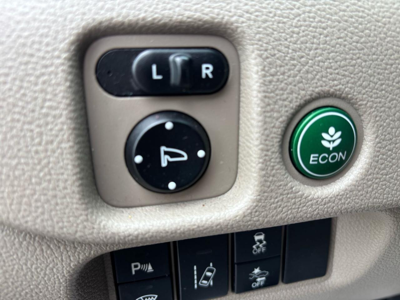 2018 Honda Pilot EX-L, Rear Entertainment, Leather, Sunroof, 8 Pass