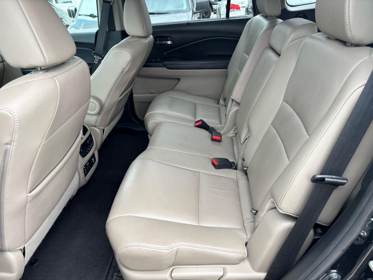2018 Honda Pilot EX-L, Rear Entertainment, Leather, Sunroof, 8 Pass