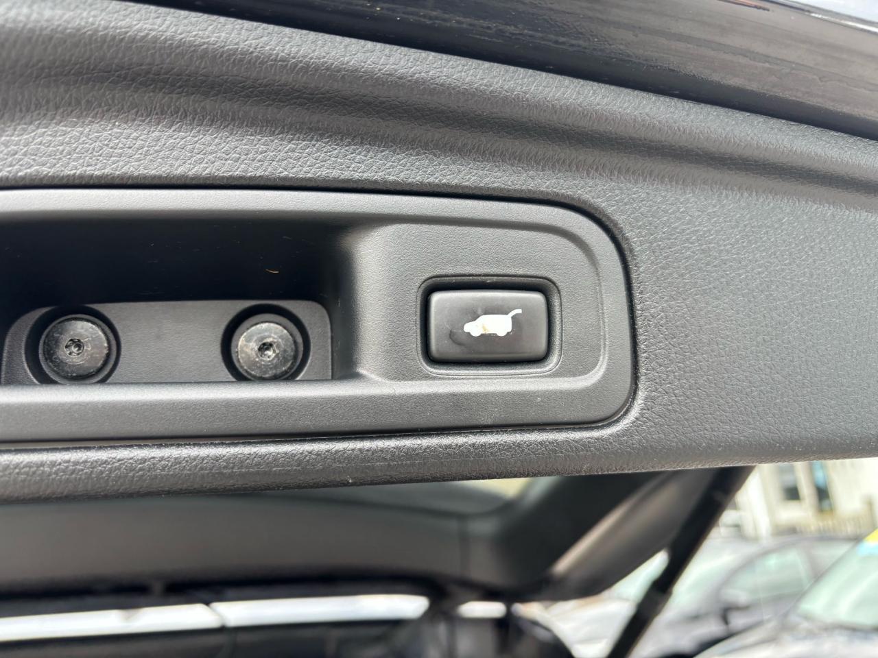 2018 Honda Pilot EX-L, Rear Entertainment, Leather, Sunroof, 8 Pass