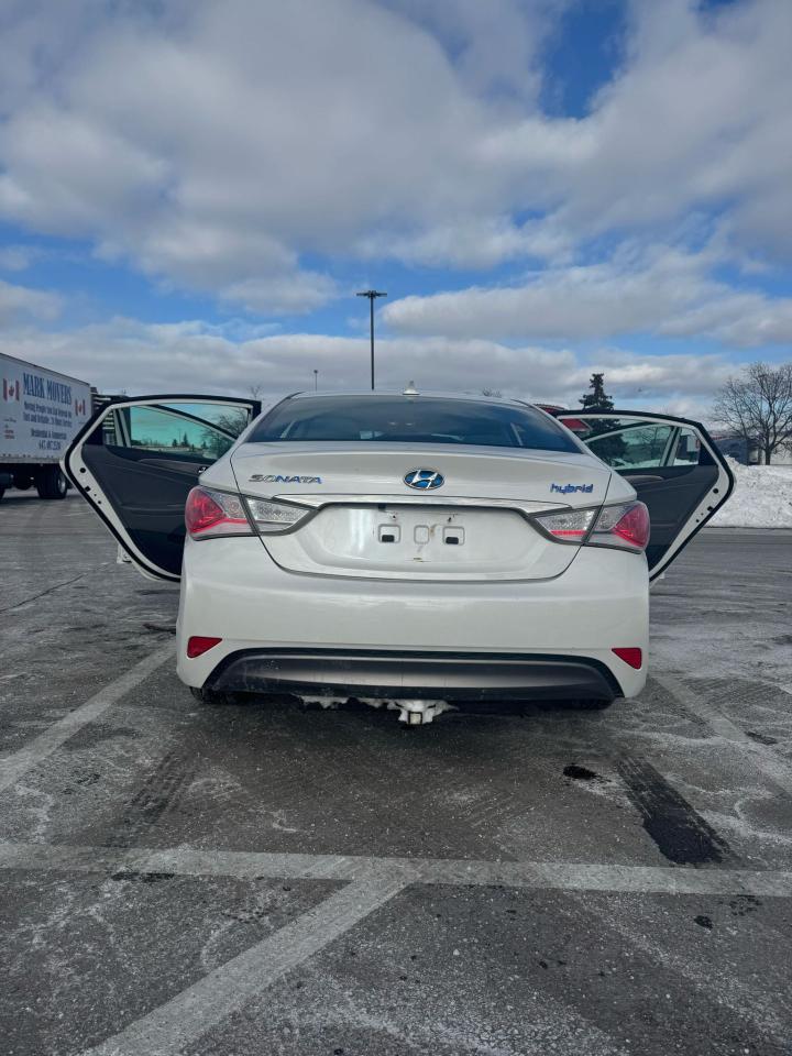 2013 Hyundai Sonata Hybrid  - Photo #16