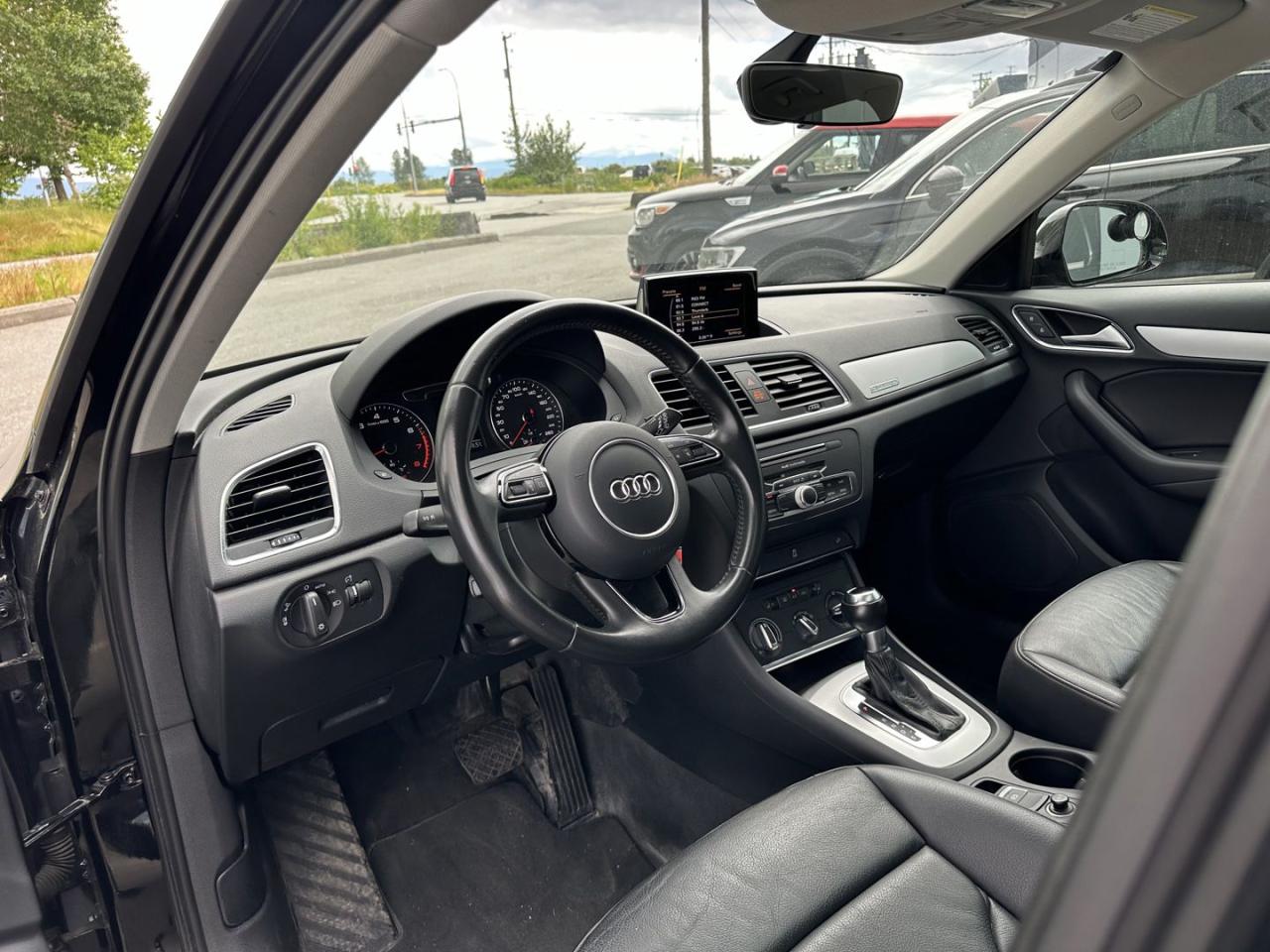 2017 Audi Q3 Premium quattro - Photo #8