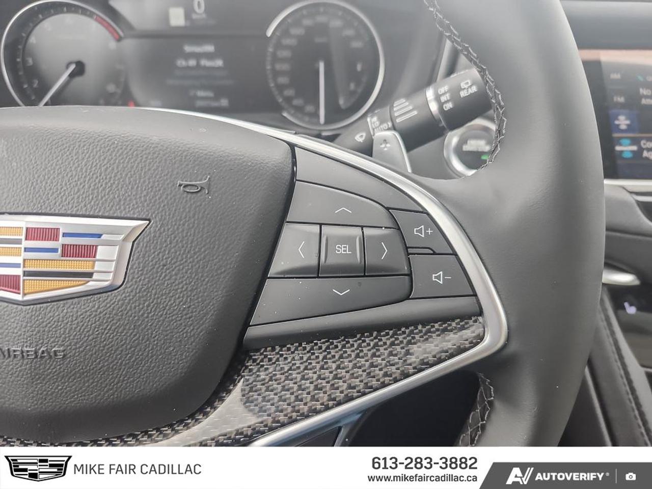 2025 Cadillac XT5 Sport AWD,keyless access,remote start,driver safety alert seat,sunroof,heated front seats Photo