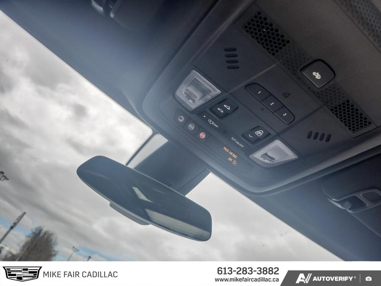 2025 Cadillac XT5 Sport AWD,keyless access,remote start,driver safety alert seat,sunroof,heated front seats Photo