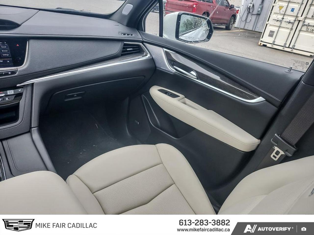 2025 Cadillac XT5 Sport AWD,keyless access,remote start,driver safety alert seat,sunroof,heated front seats Photo