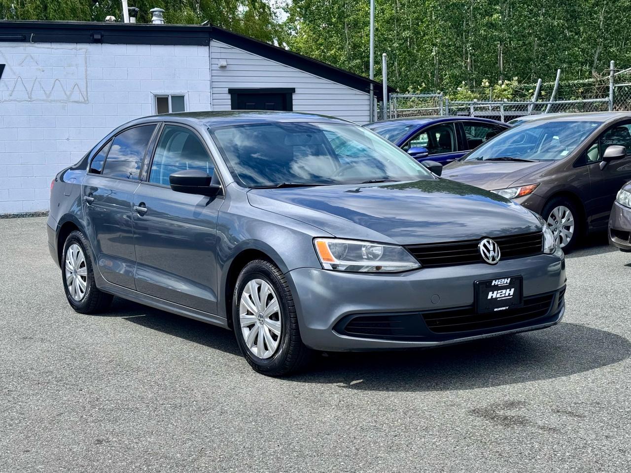 2011 Volkswagen Jetta Trendline+ FINANCING AVAILABLE Photo2