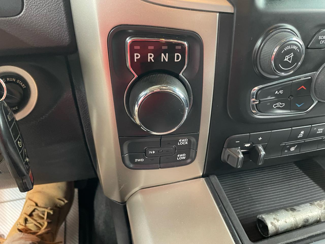 2015 RAM 1500 OUTDOORSMAN Photo35