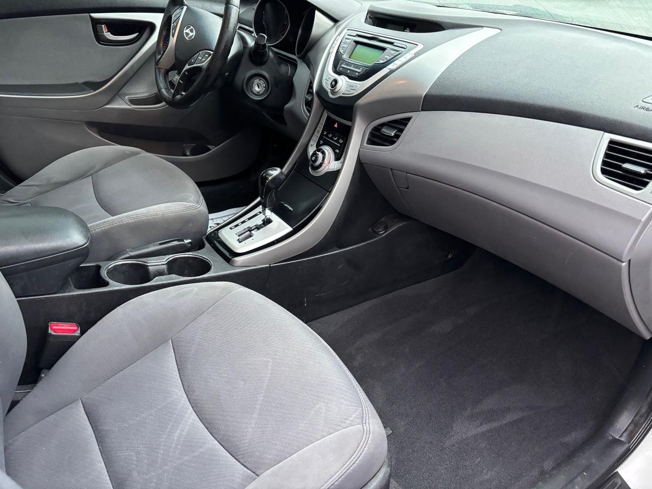 2011 Hyundai Elantra GLS - Photo #11