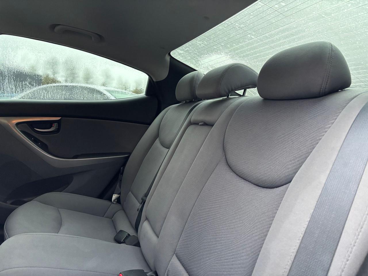 2011 Hyundai Elantra GLS - Photo #12