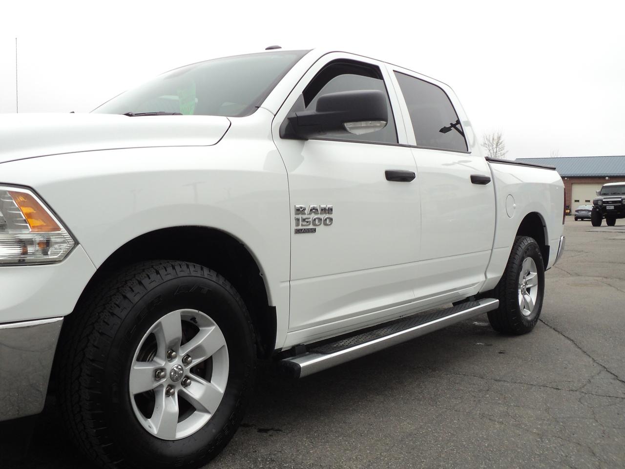 2022 RAM 1500 Classic SLT CrewCab4WD 3.6L6cyl5'7"BoxHeatedSeats&Steering - Photo #24