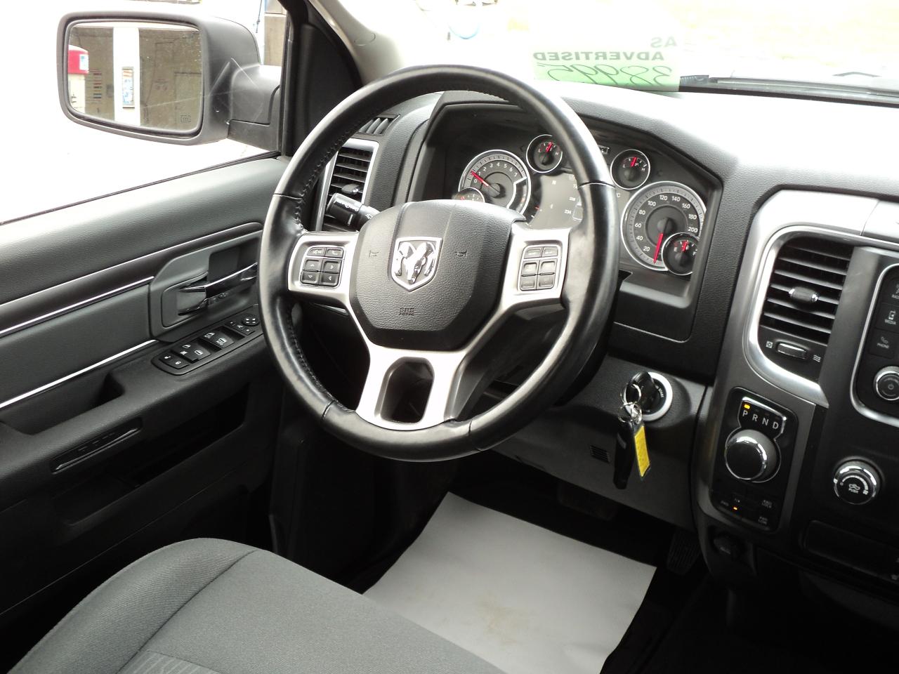 2022 RAM 1500 Classic SLT CrewCab4WD 3.6L6cyl5'7"BoxHeatedSeats&Steering - Photo #13