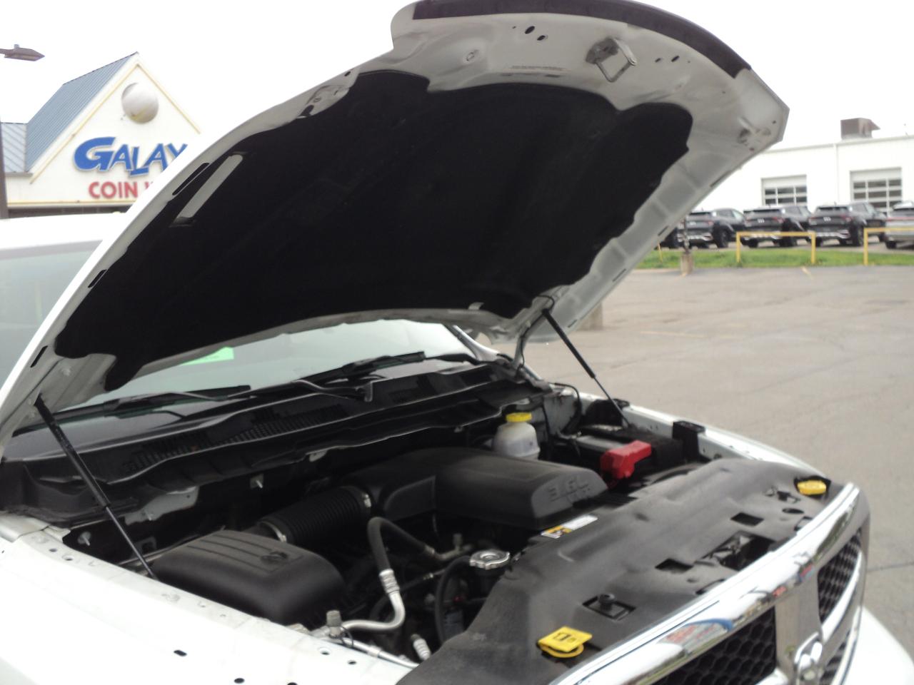 2022 RAM 1500 Classic SLT CrewCab4WD 3.6L6cyl5'7"BoxHeatedSeats&Steering - Photo #31