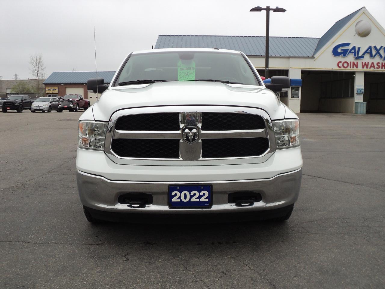 2022 RAM 1500 Classic SLT CrewCab4WD 3.6L6cyl5'7"BoxHeatedSeats&Steering - Photo #3