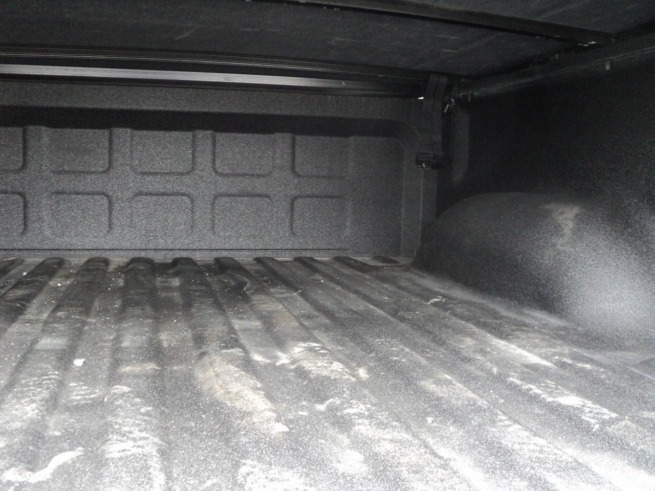 2022 RAM 1500 Classic SLT CrewCab4WD 3.6L6cyl5'7"BoxHeatedSeats&Steering - Photo #25