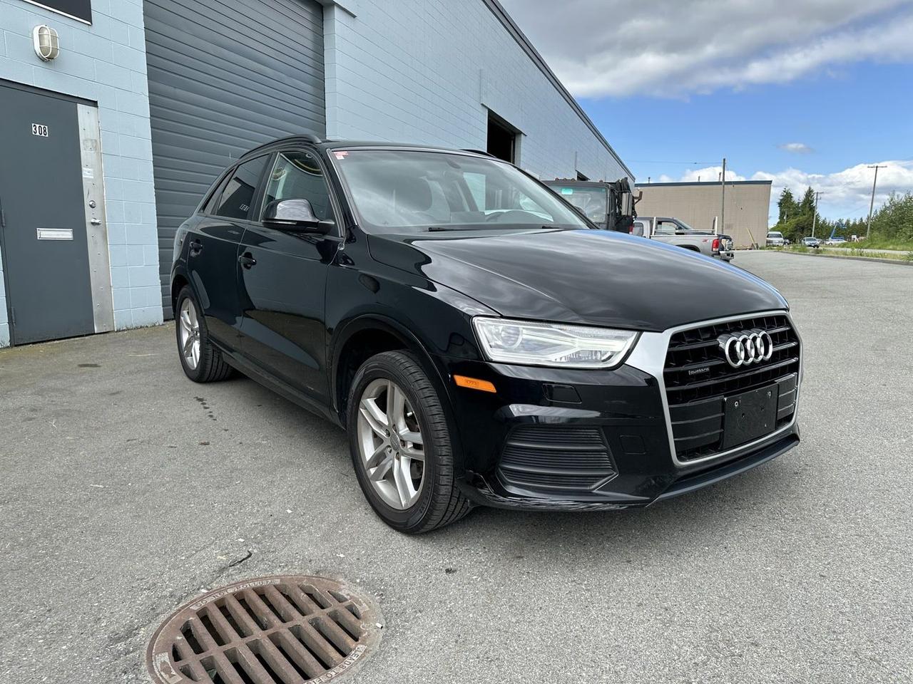 2017 Audi Q3 Premium quattro Photo3