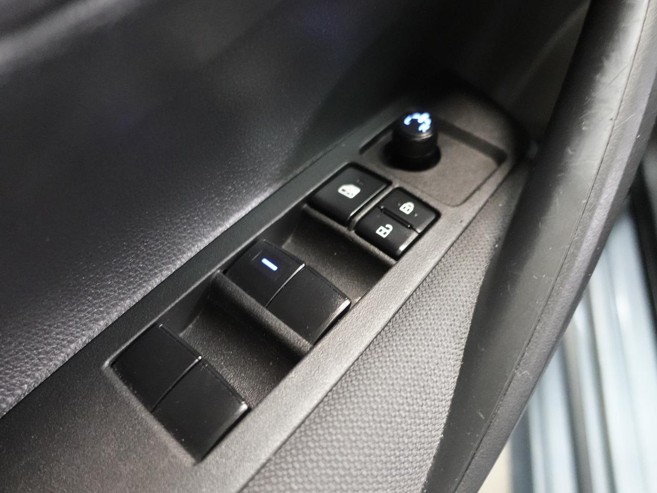 2020 Toyota Corolla LE UPGRADE | Sunroof | LaneDep | BSM | CarPlay Photo