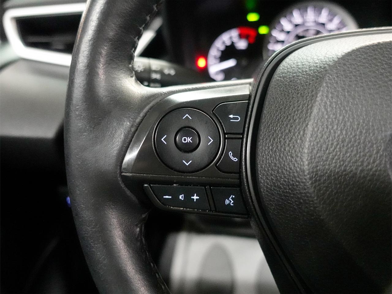 2020 Toyota Corolla LE UPGRADE | Sunroof | LaneDep | BSM | CarPlay Photo