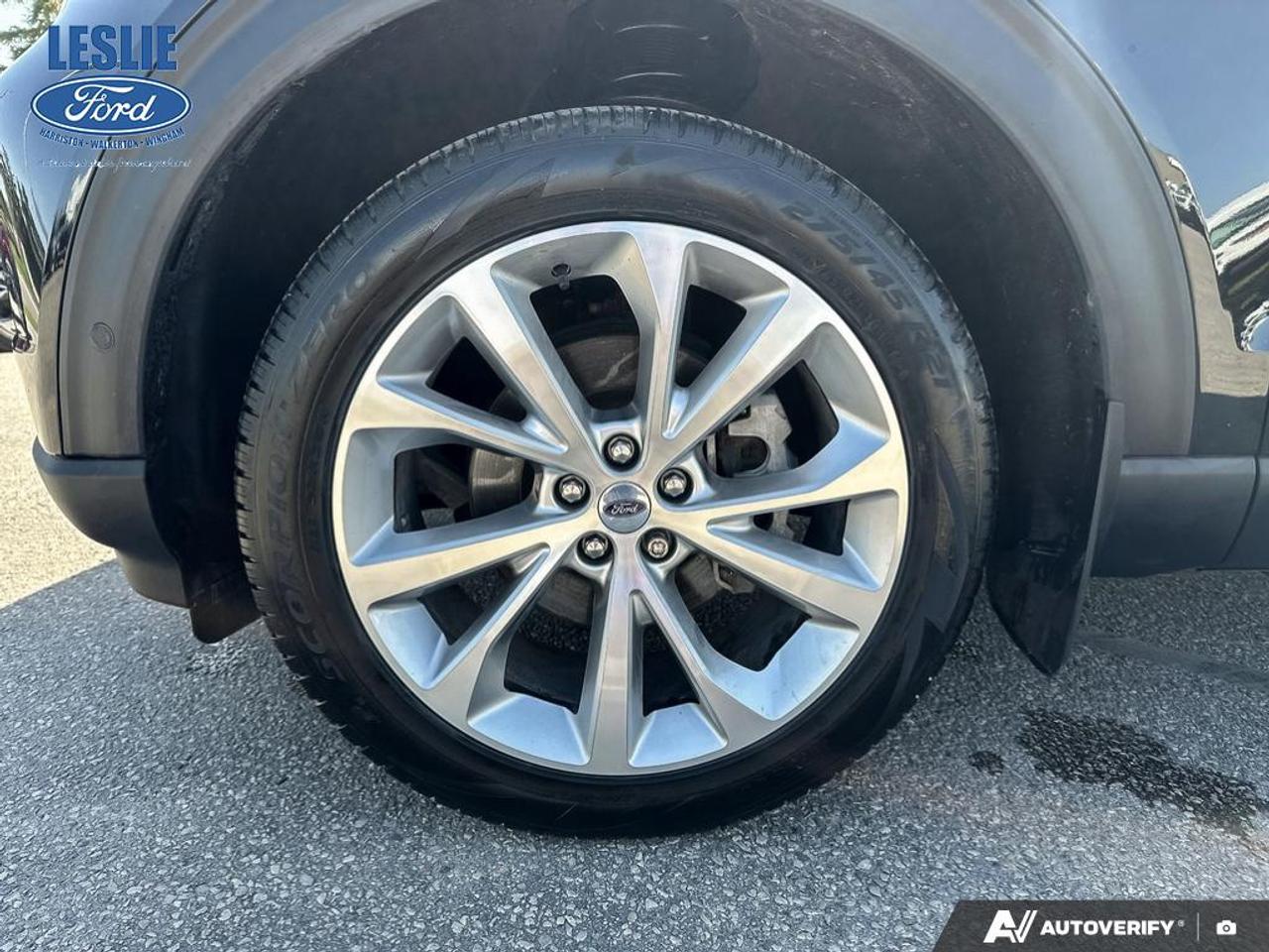 2023 Ford Explorer Platinum 4WD Photo