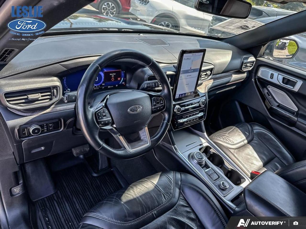 2023 Ford Explorer Platinum 4WD Photo