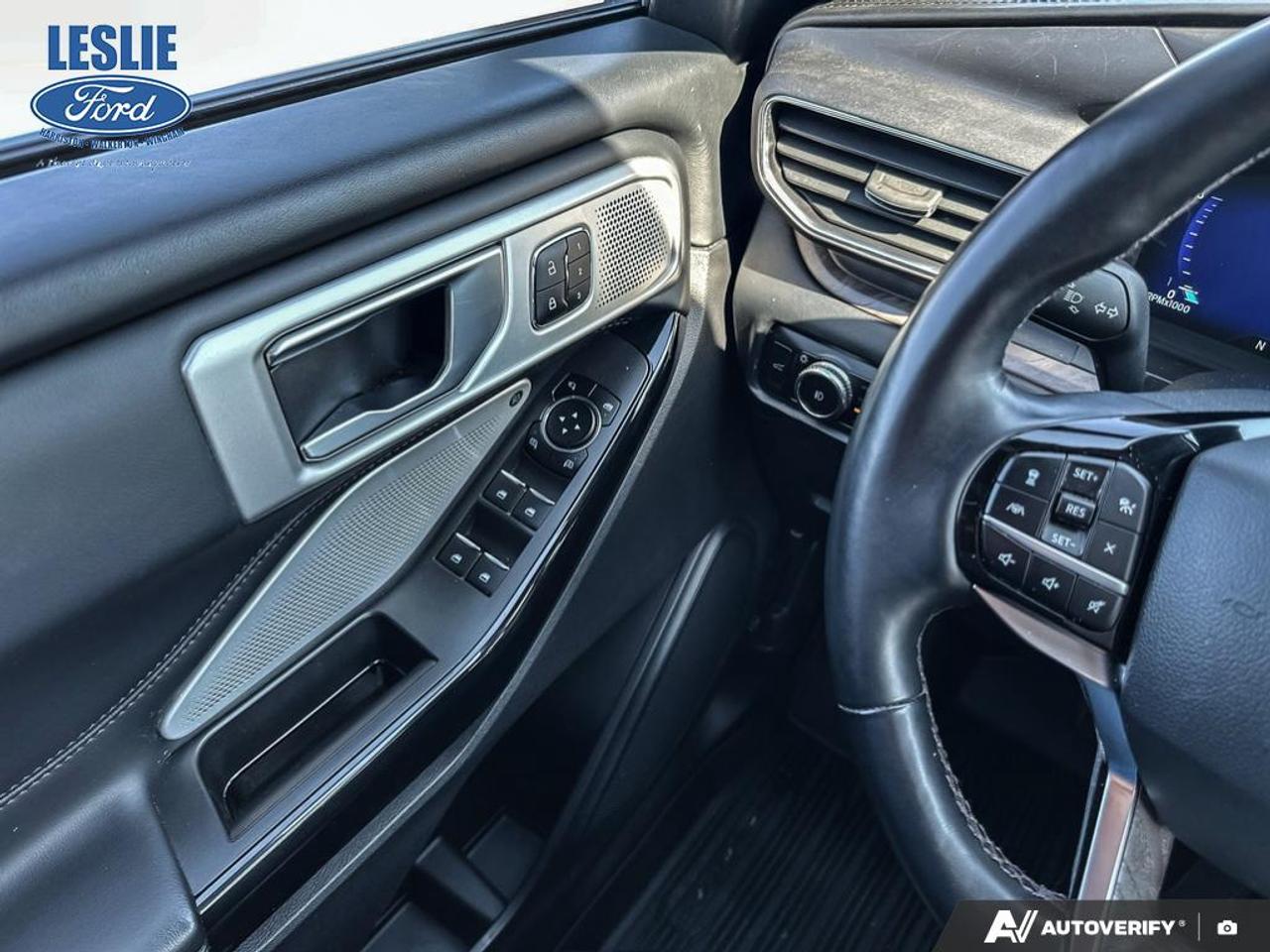 2023 Ford Explorer Platinum 4WD Photo