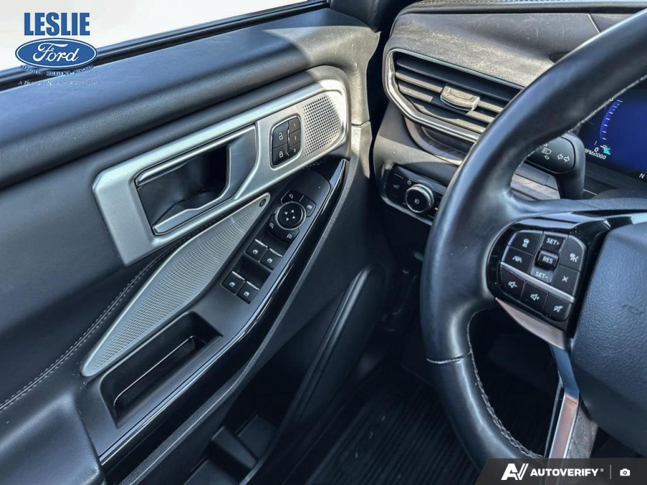 2023 Ford Explorer Platinum 4WD Photo