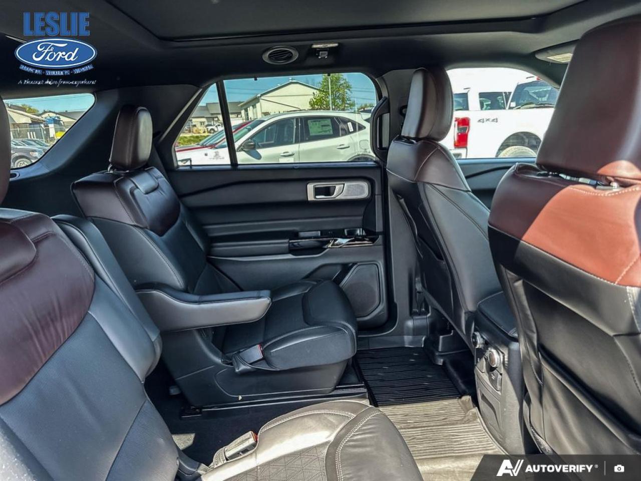 2023 Ford Explorer Platinum 4WD Photo