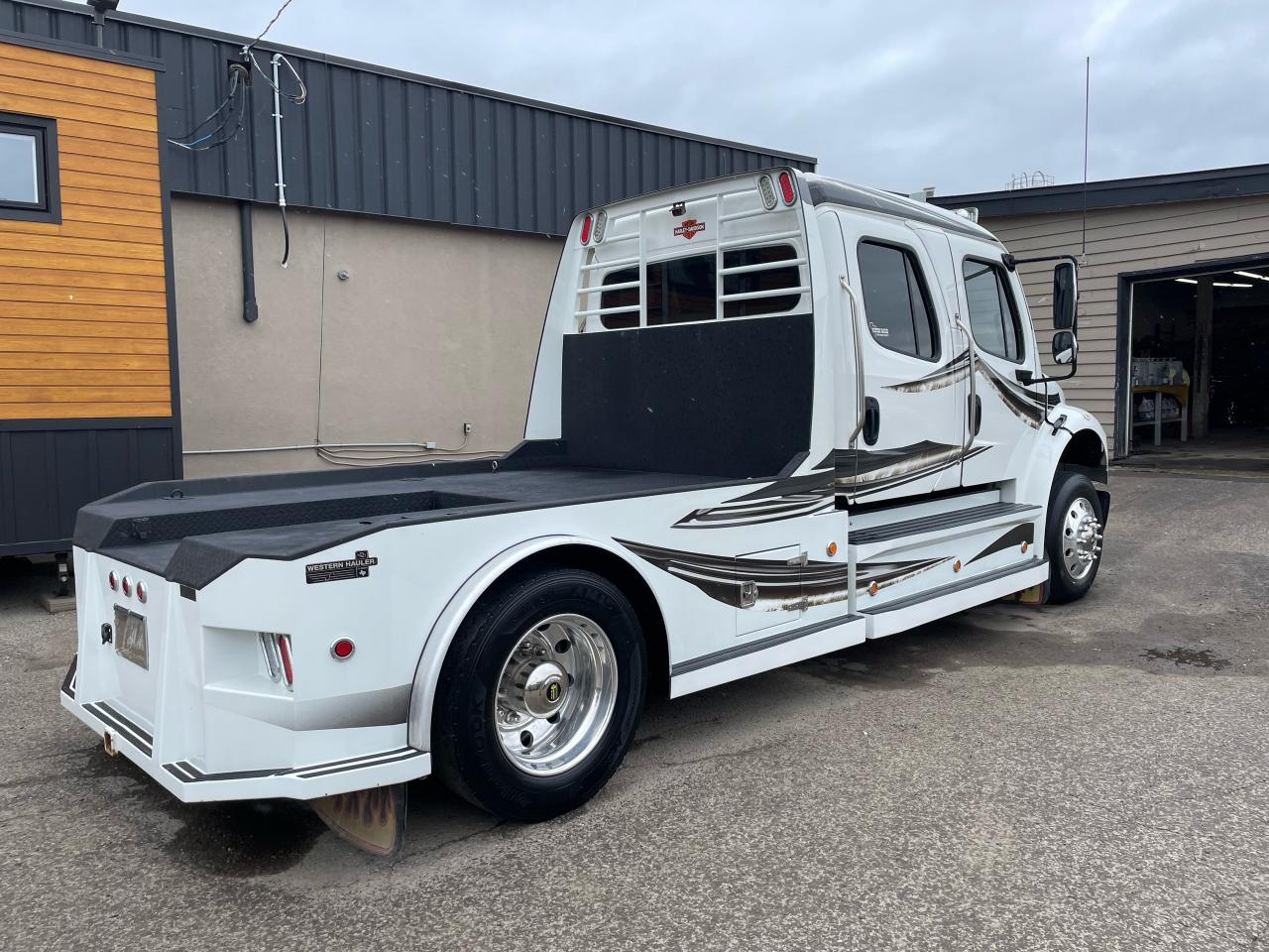 2017 Freightliner M2106 Sport Chasis Photo6
