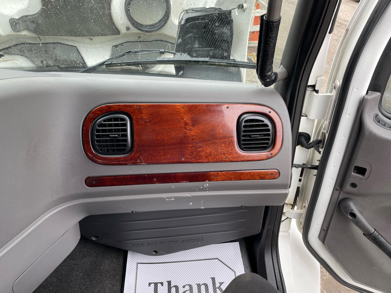 2017 Freightliner M2106 Sport Chasis Photo29