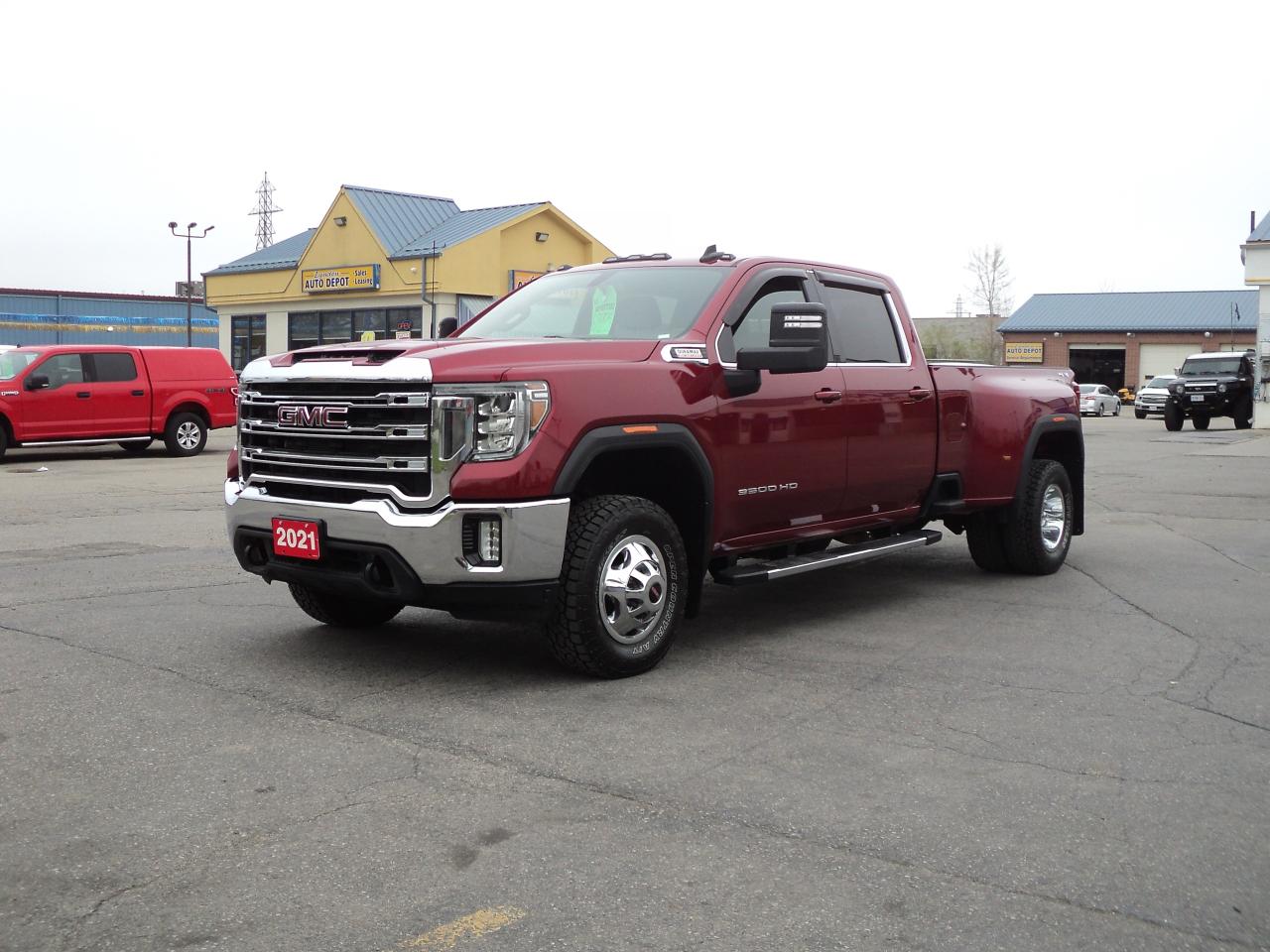 2021 GMC Sierra 3500 HD SLE CrewCab4WD 172"WB 6.6L8cylDiesel DRW 8ftBox - Photo #2