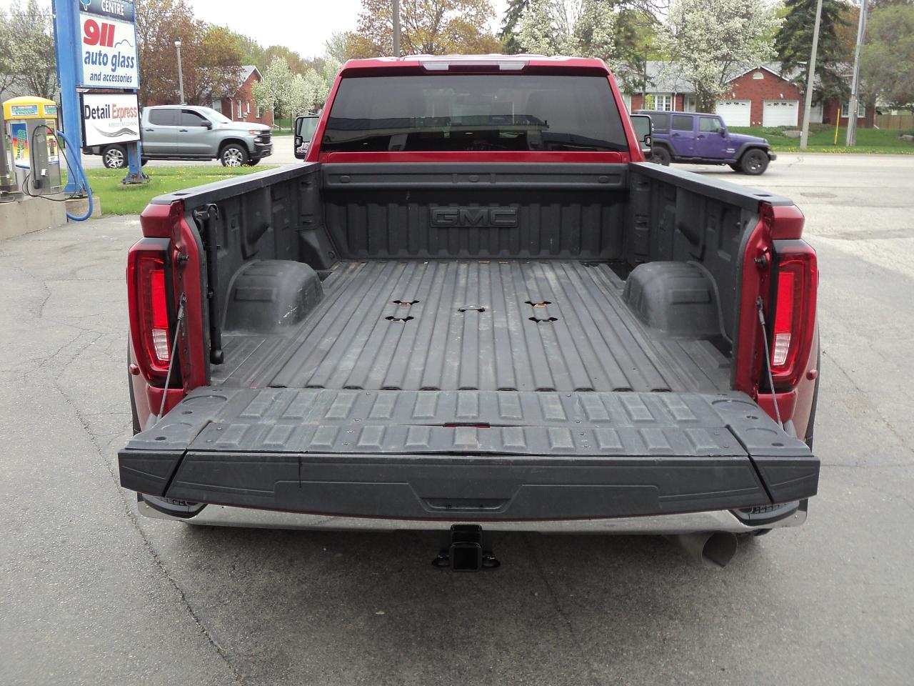 2021 GMC Sierra 3500 HD SLE CrewCab4WD 172"WB 6.6L8cylDiesel DRW 8ftBox - Photo #9