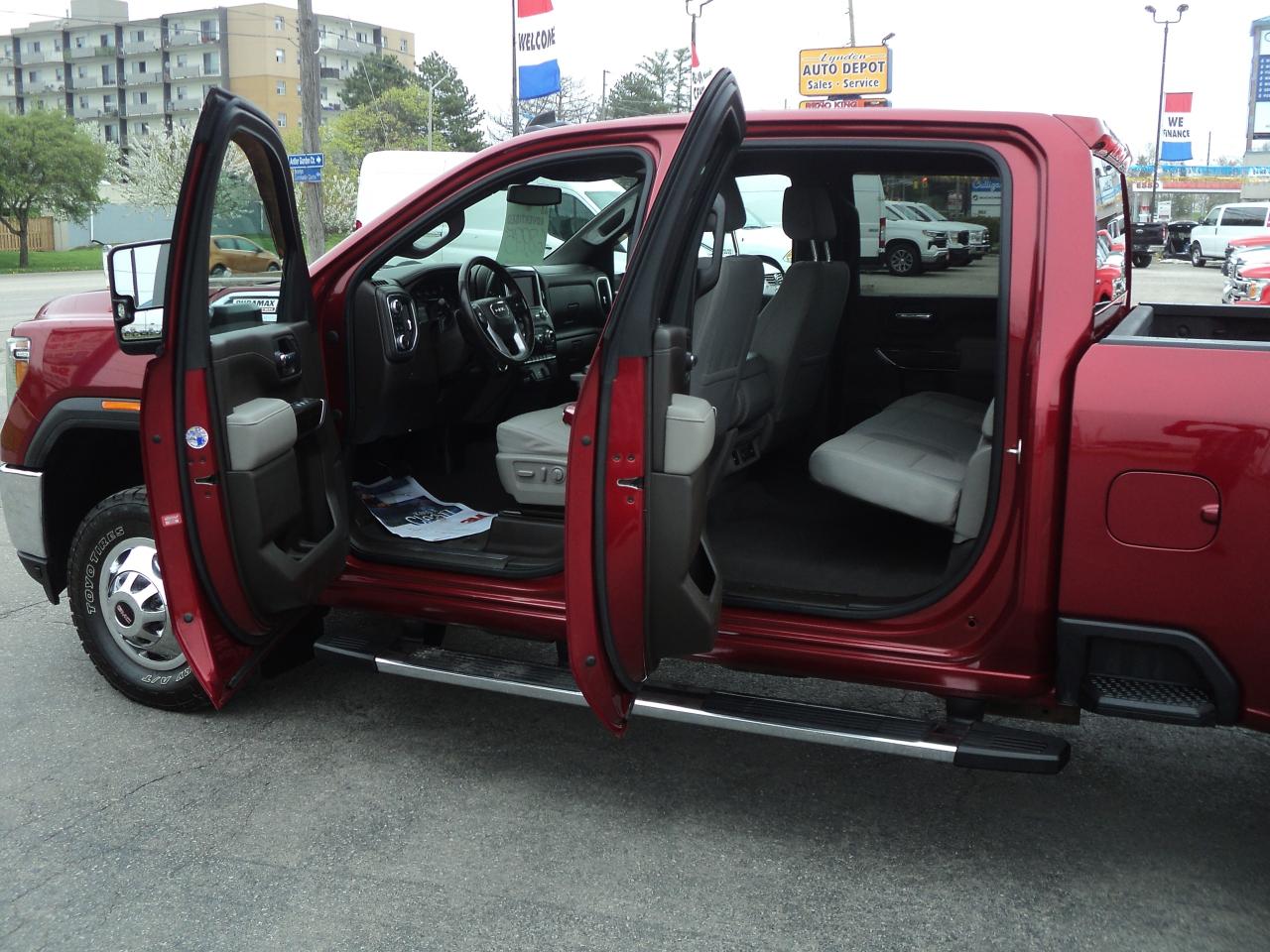 2021 GMC Sierra 3500 HD SLE CrewCab4WD 172"WB 6.6L8cylDiesel DRW 8ftBox - Photo #11