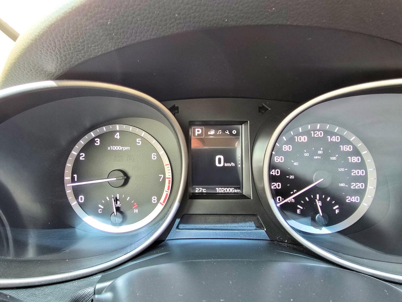 2017 Hyundai Santa Fe Sport 2.4 L AWD Low KM No Accidents - Photo #12
