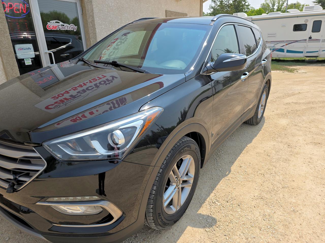 2017 Hyundai Santa Fe Sport 2.4 L AWD Low KM No Accidents - Photo #2