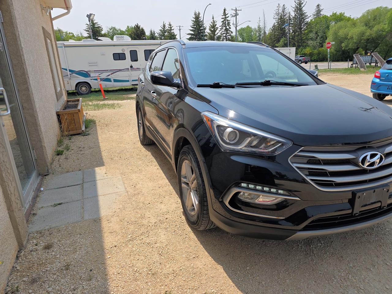 2017 Hyundai Santa Fe Sport 2.4 L AWD Low KM No Accidents - Photo #6