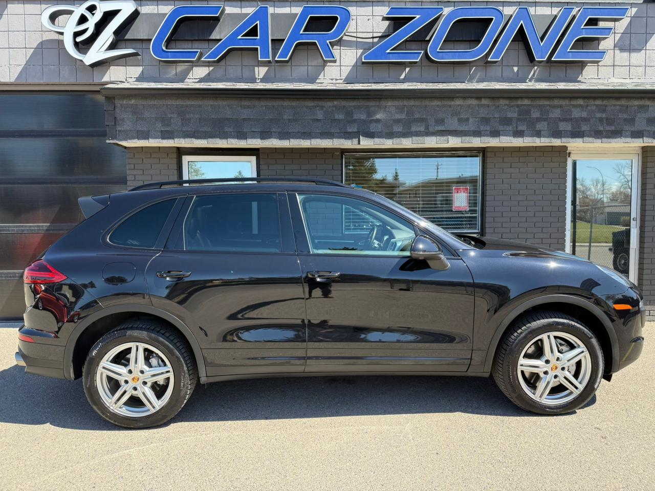 2017 Porsche Cayenne S AWD - Photo #2