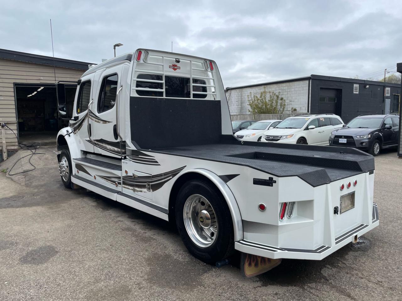Used 2017 Freightliner M2106 Sport Chasis for sale in Kitchener, ON