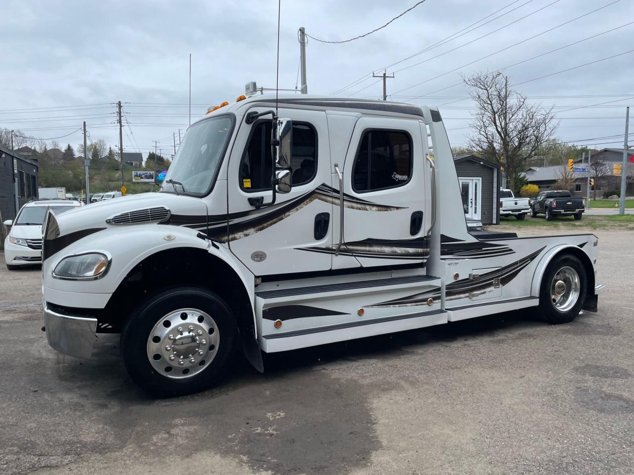 2017 Freightliner M2106 Sport Chasis