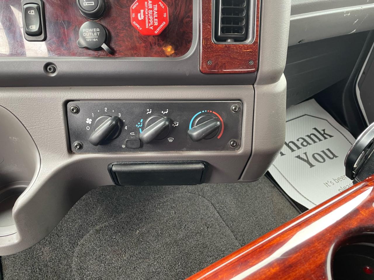 2017 Freightliner M2106 Sport Chasis