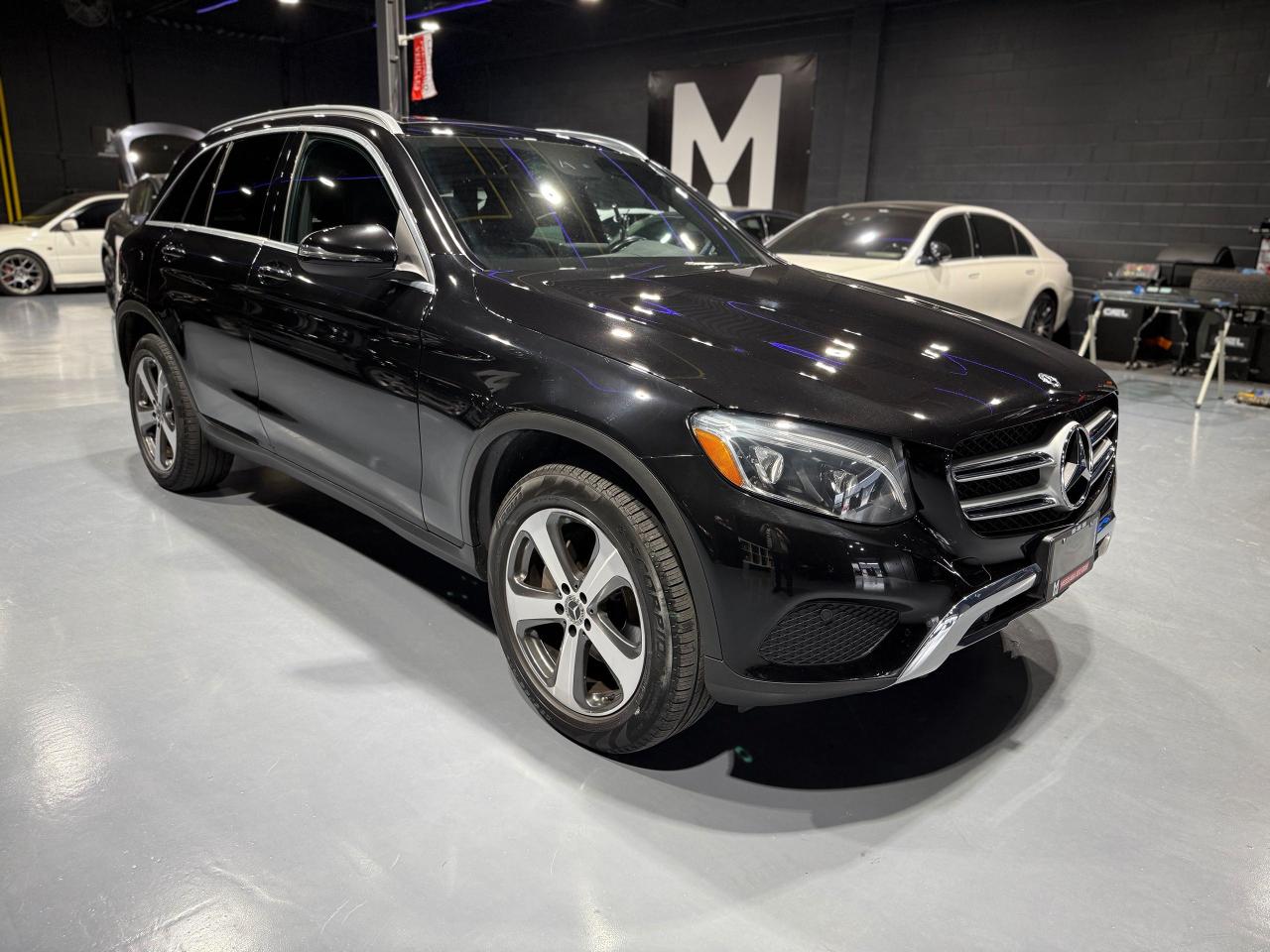 2019 Mercedes-Benz GL-Class GLC 300 - Photo #3