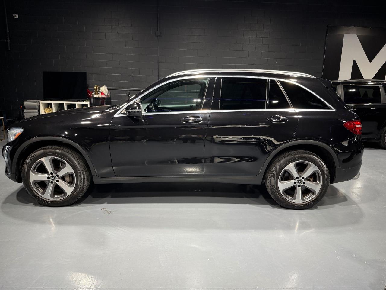 2019 Mercedes-Benz GL-Class GLC 300 - Photo #10