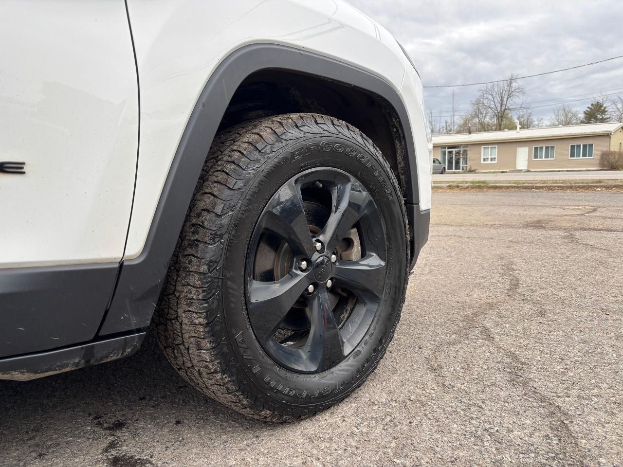 2018 Jeep Cherokee Altitude - Photo #21