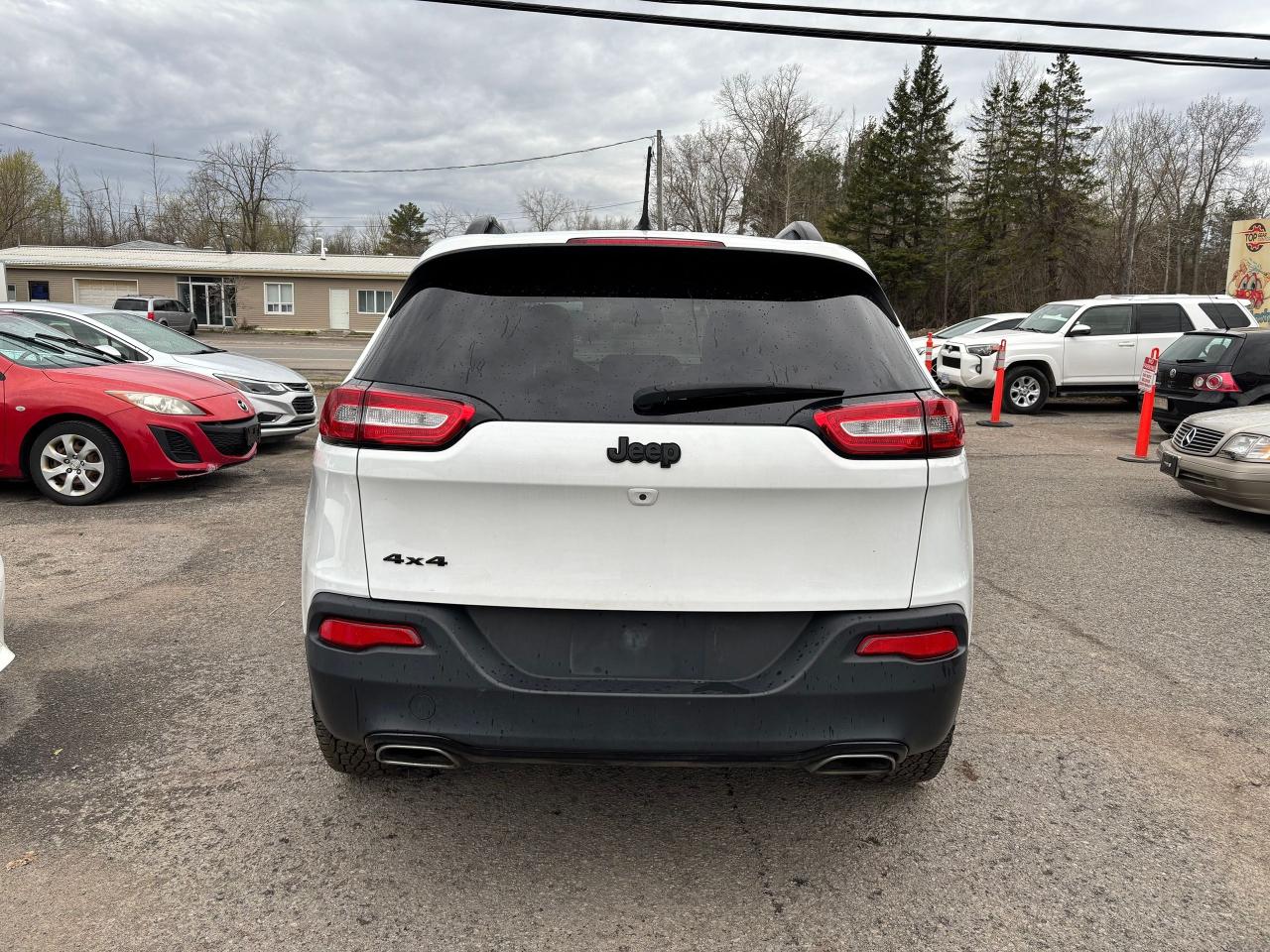 2018 Jeep Cherokee Altitude - Photo #6