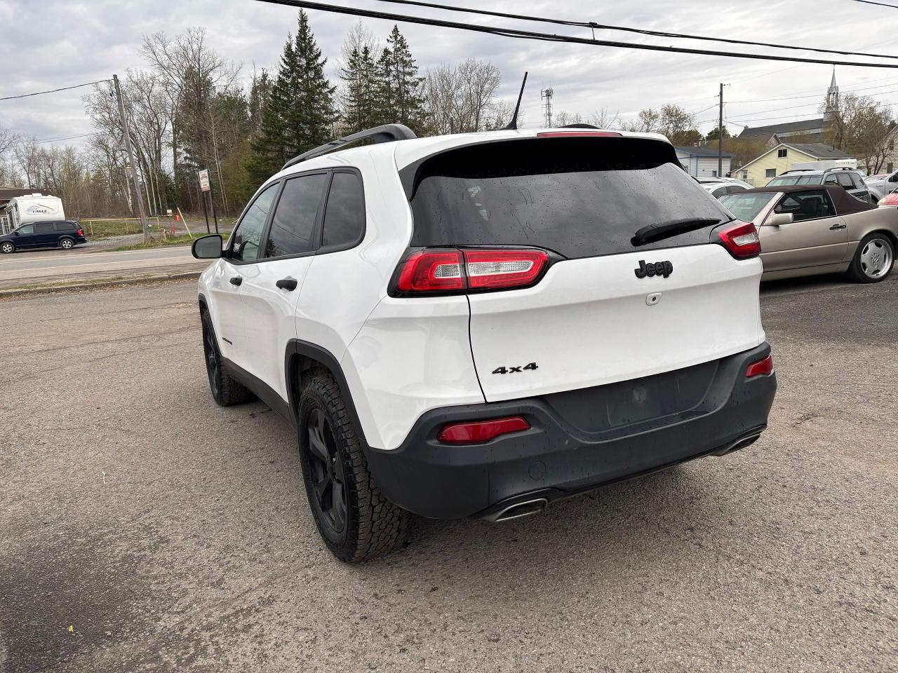2018 Jeep Cherokee Altitude - Photo #8