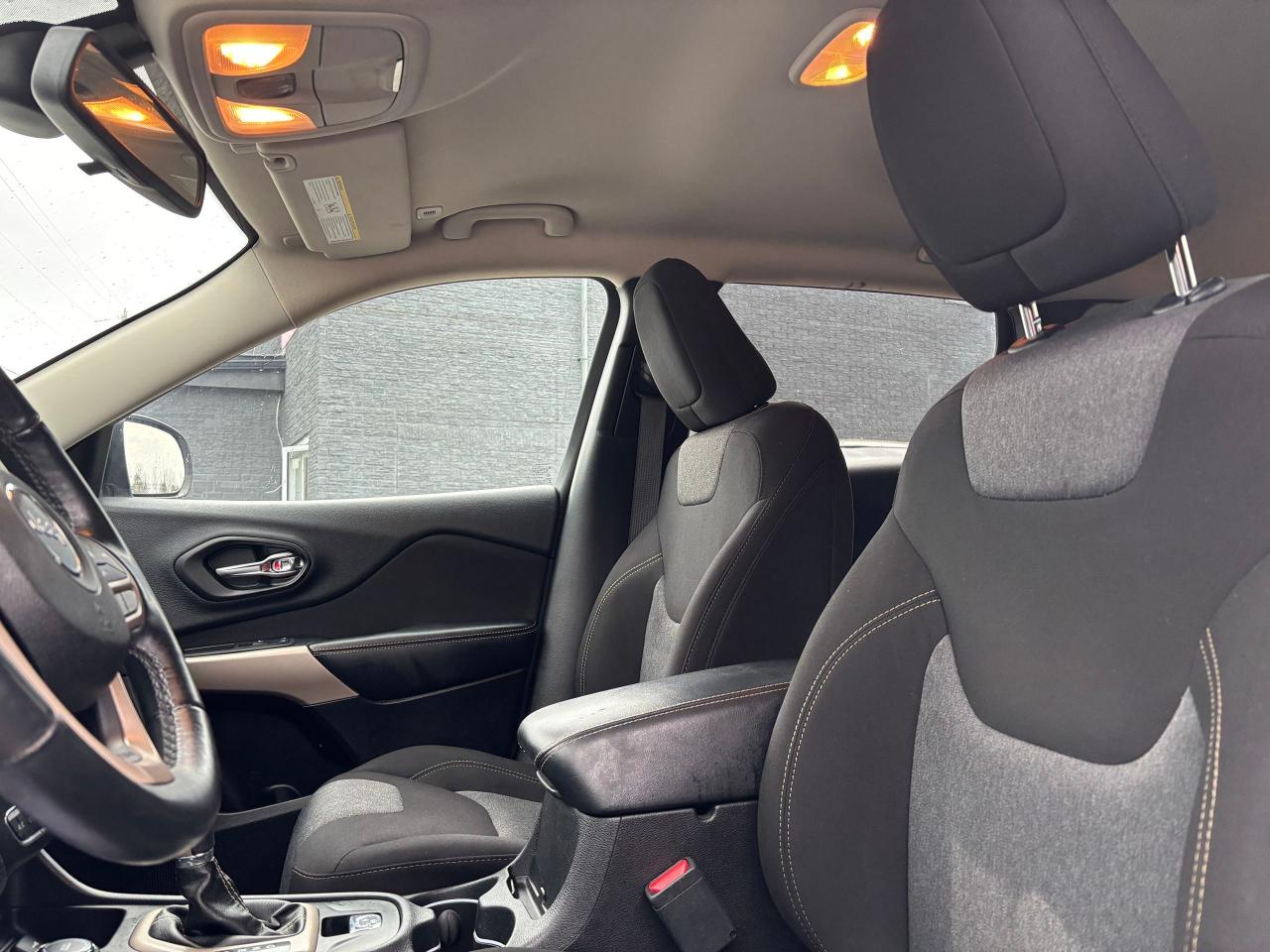 2018 Jeep Cherokee Altitude - Photo #10