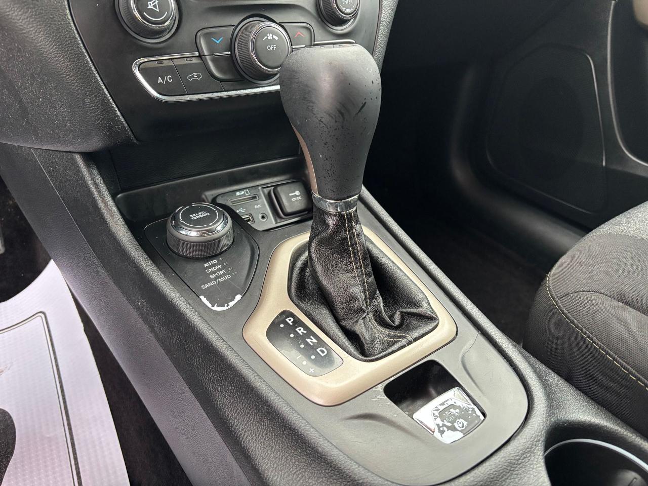 2018 Jeep Cherokee Altitude - Photo #11
