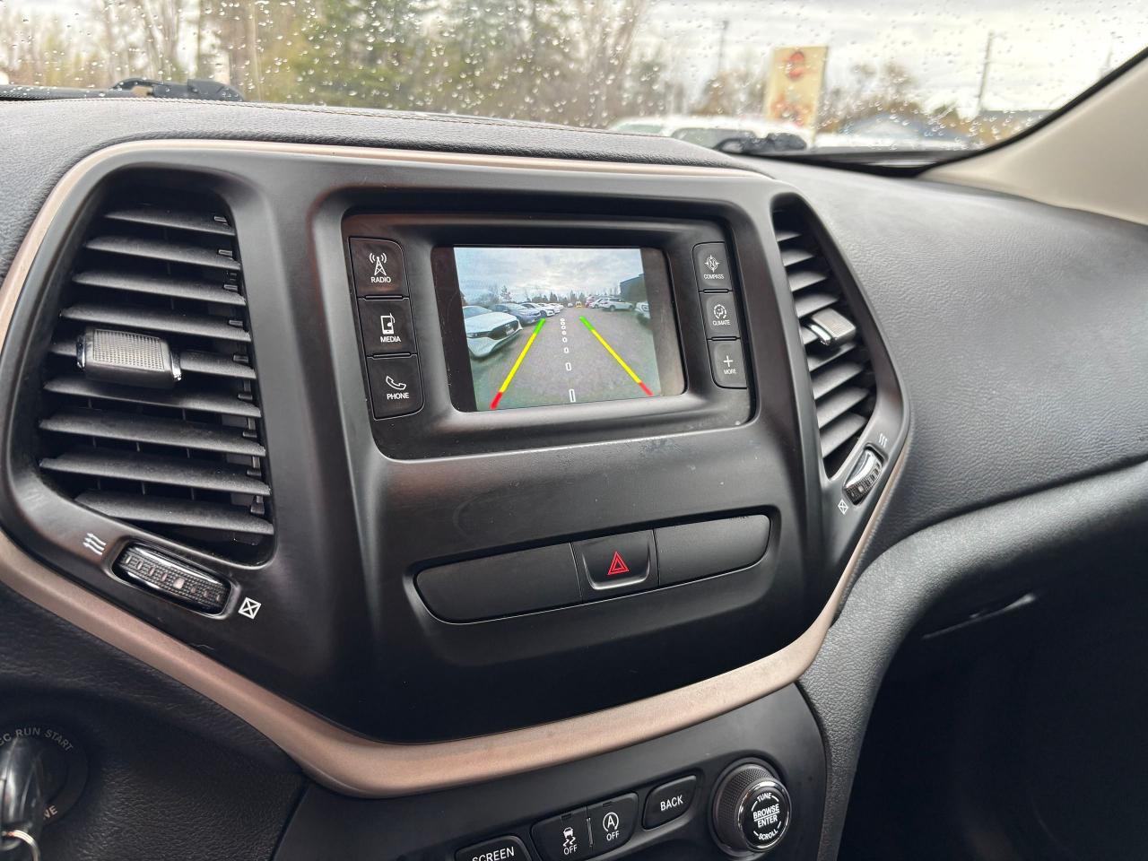 2018 Jeep Cherokee Altitude - Photo #14