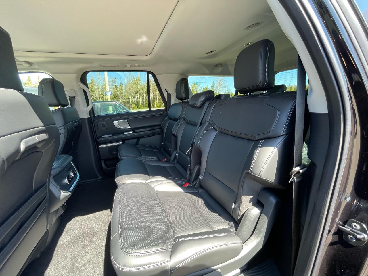 2025 Ford Expedition Platinum Max 4X4 Photo5
